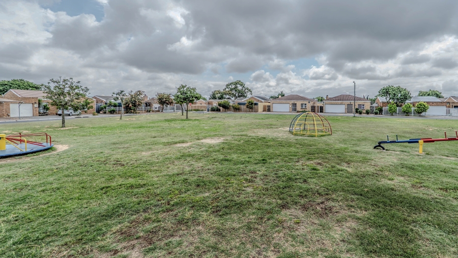 3 Bedroom Property for Sale in Zonnendal Western Cape